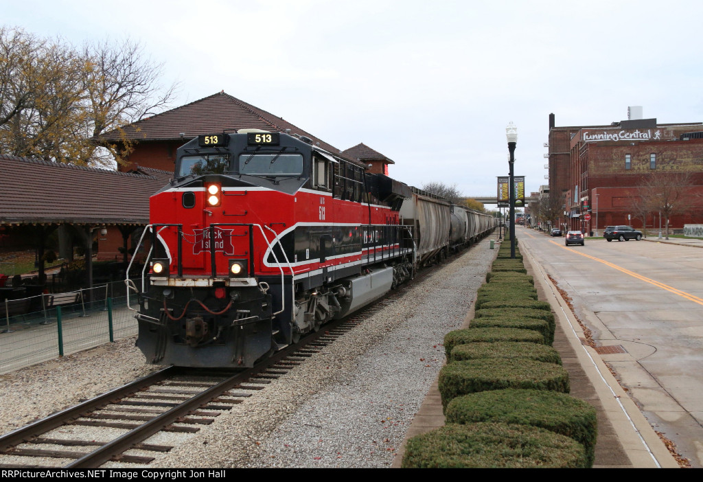 IAIS 513 slowly rolls north with 7 loads and 103 empties in tow